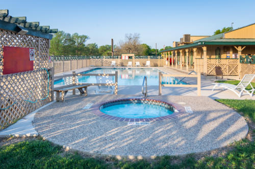 Bandera Pioneer RV River Resort - Pool & Spa